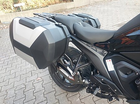 R1300RS-Koffer_30lt_rechts_aussen_Seite