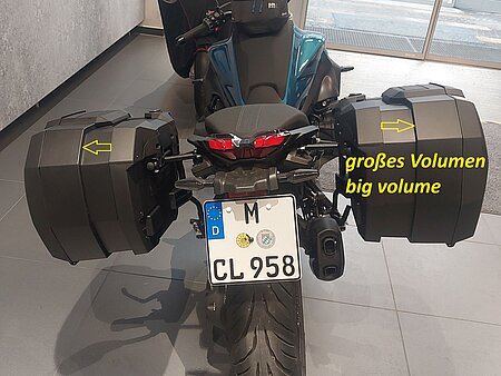 Koffer-breit-Rueckansicht